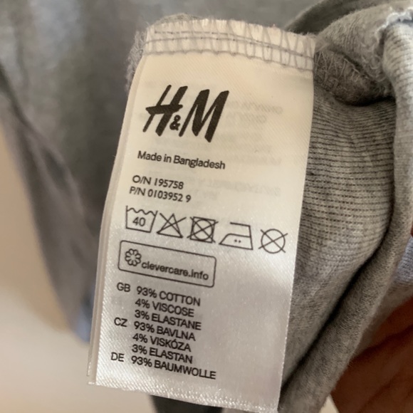 * Sold * HM long sleeve tee - Picture 3 of 4